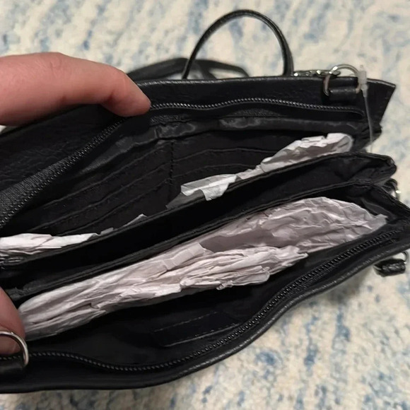 Giani Bernini softy core adjustable clutch small purse, genuine leather NWT - Picture 5 of 8